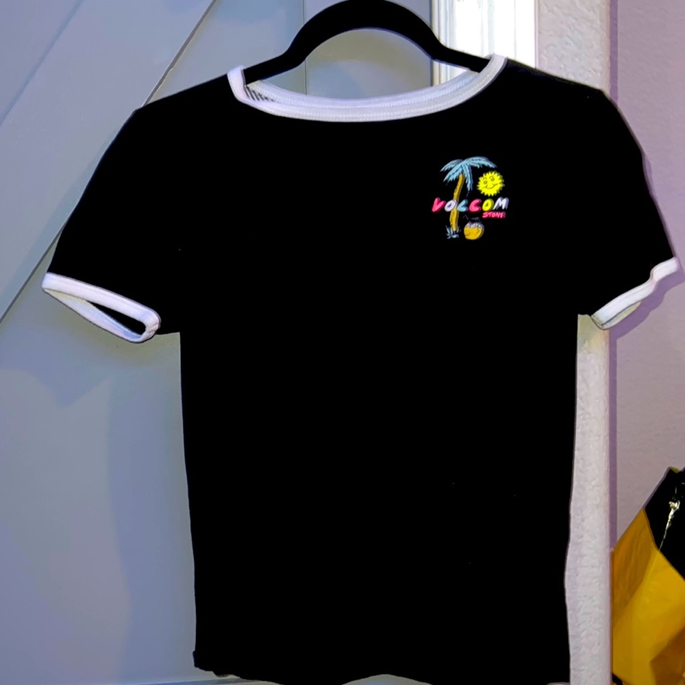 Size large in girls volcom top